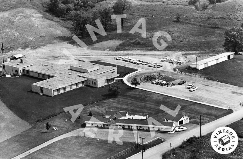 Sunset Acres Motel - 1963 Photo (newer photo)